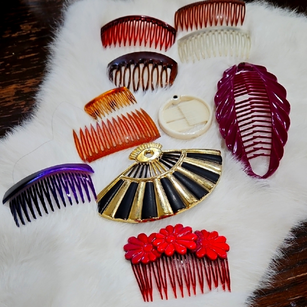 10 HAIR COMBS UNMARKED VARIOUS SIZES SET 10